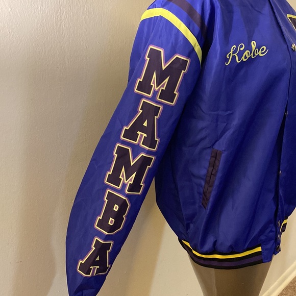 🏀Kobe Bryant-“Legends Never Die” Jacket🏀 - Picture 5 of 10